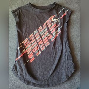 4T bright pink Nike short sleeve tee girls